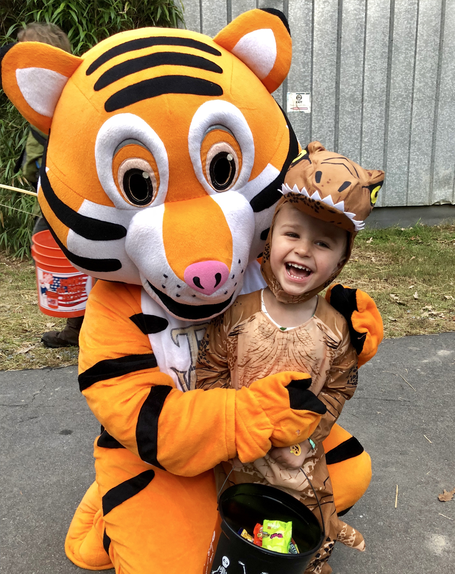 BooattheZoo_TrickorTreat